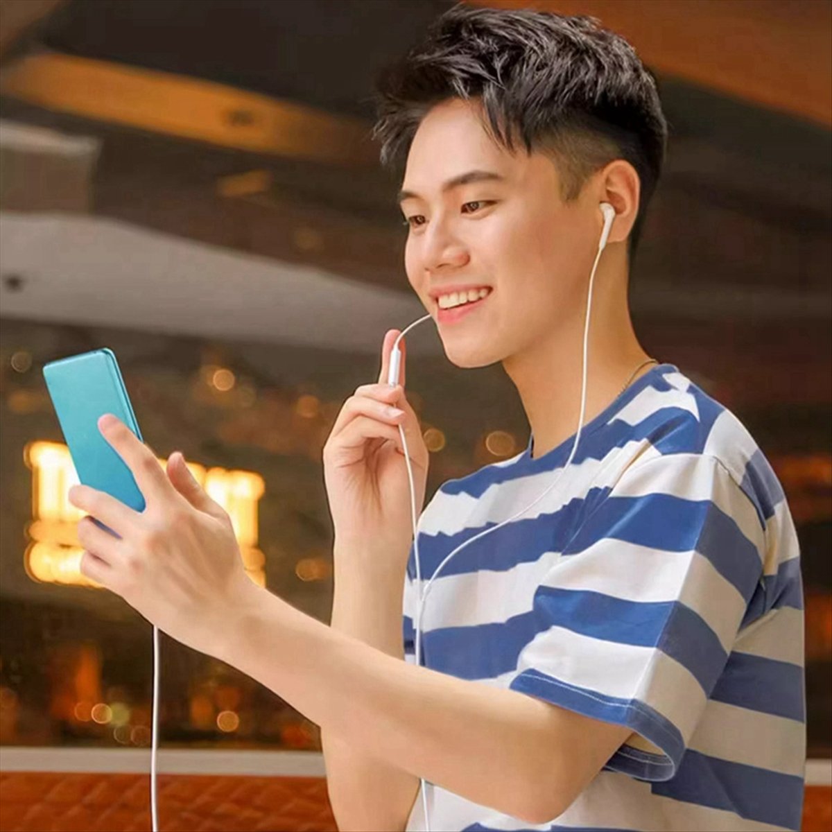 【Tech Accessories】 Headphone C - Mobile Tech Accessories 评论和价格